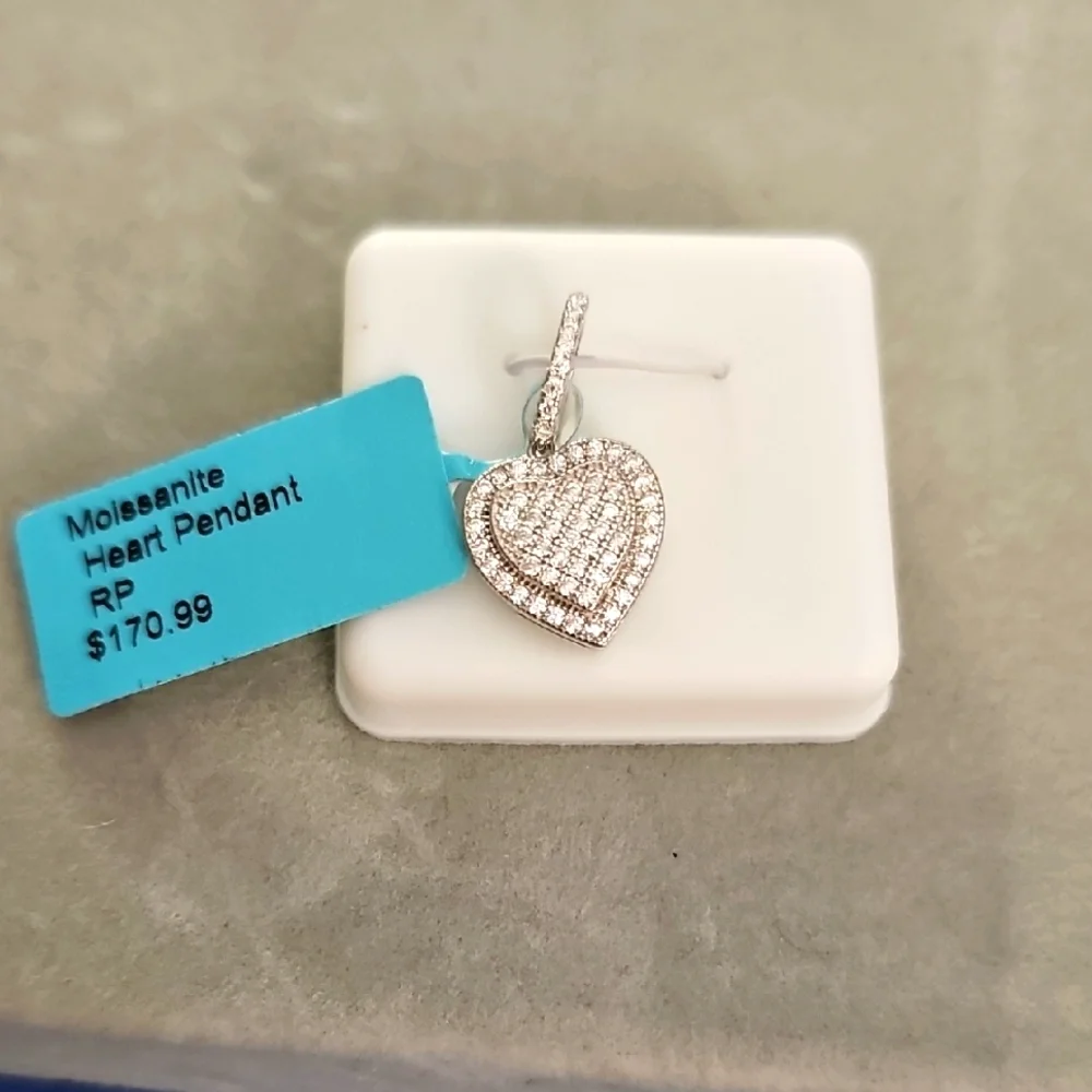 NWT Moissanite Heart Pendant